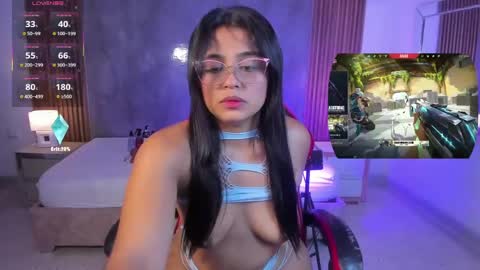 Snapshot of luciareid chatting on 05.11.26 Lucia online show from 05.11.26