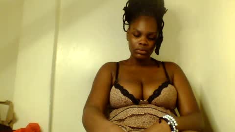 luciaresa online show from 07.25.26