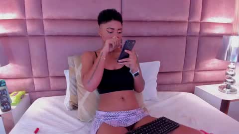 Snapshot of luciawallace chatting on 03.05.25 lucia wallace online show from 03.05.25