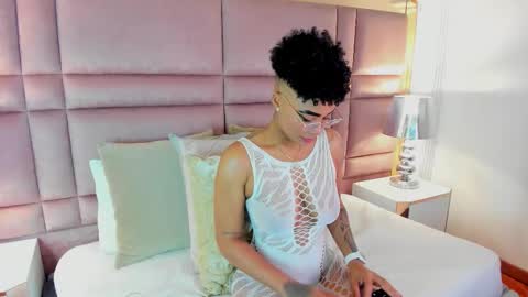 Snapshot of luciawallace chatting on 09.27.25 lucia wallace online show from 09.27.25