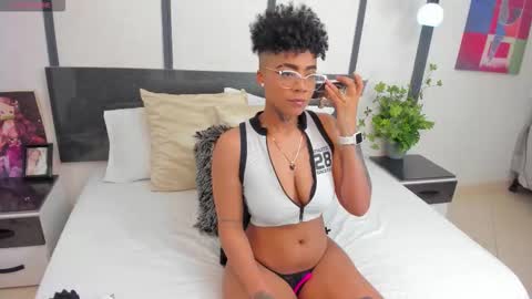 Snapshot of luciawallace chatting on 11.28.25 lucia wallace online show from 11.28.25