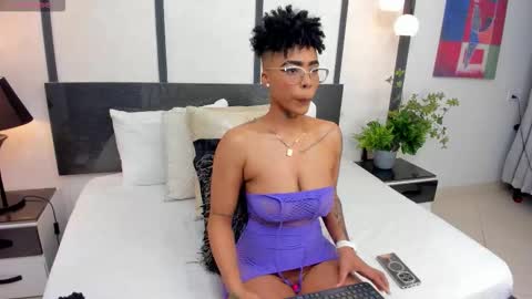 Snapshot of luciawallace chatting on 01.08.26 lucia wallace online show from 01.08.26