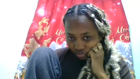 Snapshot of lucie196645 chatting on 06.27.26 lucie196645 online show from 06.27.26