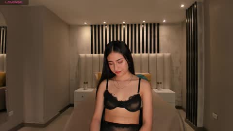 Snapshot of luciemartin_ chatting on 03.03.26 Lucie Martin online show from 03.03.26