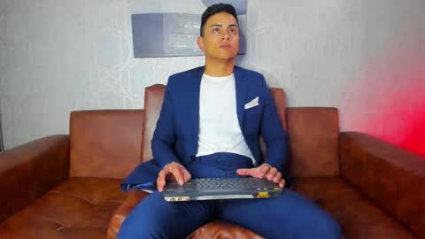 Leo online show from 09.15.25