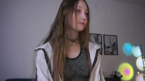 Snapshot of lucinapuddy chatting on 02.11.26 Isobel online show from 02.11.26