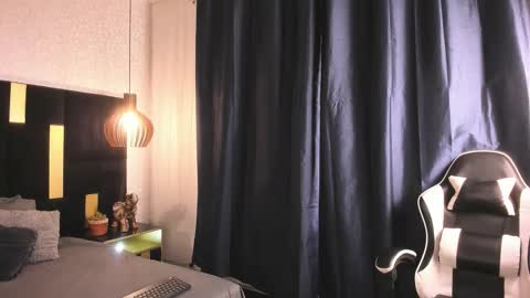 Snapshot of lucio__fox chatting on 02.14.26 Lucio online show from 02.14.26