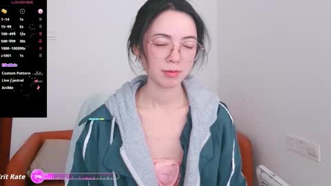 Snapshot of luckrose chatting on 01.11.26 Jinn online show from 01.11.26