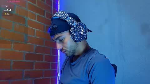 Snapshot of lucky_blessed chatting on 11.28.25 lucky_blessed online show from 11.28.25