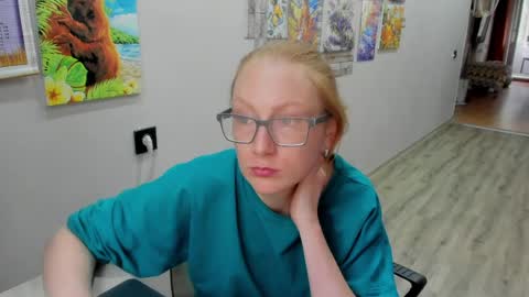 lucky_licky20 online show from 04.06.26