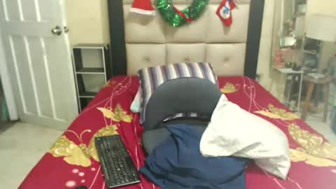 Snapshot of luckyisa chatting on 12.06.24 angelisa online show from 12.06.24