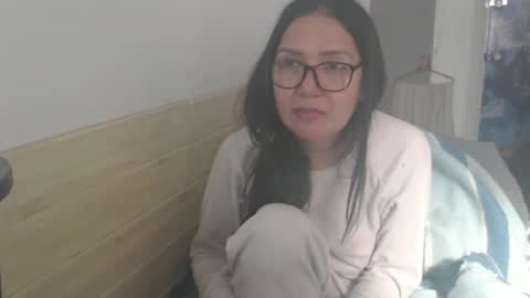 Snapshot of luckyisa chatting on 11.24.25 angelisa online show from 11.24.25