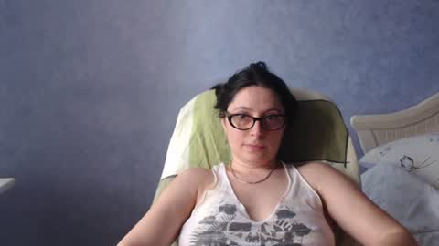 Snapshot of luckylinda23 chatting on 06.15.26 luckylinda23 online show from 06.15.26