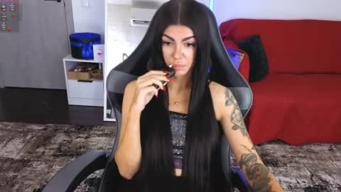 Snapshot of luckyrebel_ chatting on 06.15.26 Monika online show from 06.15.26