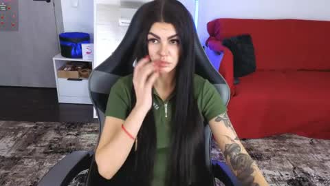 Snapshot of luckyrebel_ chatting on 06.18.26 Monika online show from 06.18.26