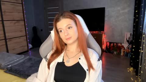 EmmaEmbers online show from 04.17.26