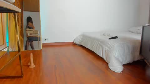 Hello my name is Lucy nice to meet you  thumb up is important for me kisses     online show from 12.05.24