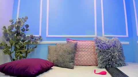 lucy_canel online show from 10.04.25