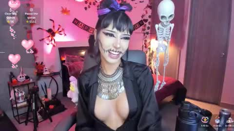 Snapshot of lucy_fernandez chatting on 10.18.25 lucyfer online show from 10.18.25