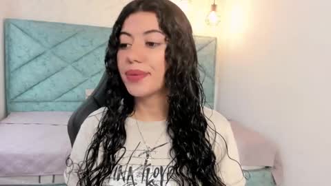 Snapshot of lucy_greys_ chatting on 03.21.26 Lucy Greys online show from 03.21.26