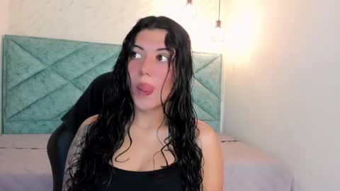 Snapshot of lucy_greys_ chatting on 03.24.26 Lucy Greys online show from 03.24.26