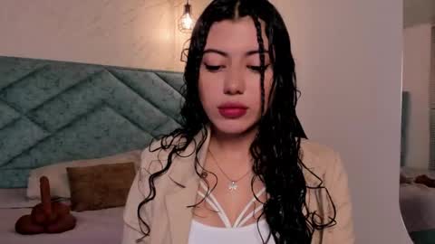 Snapshot of lucy_greys_ chatting on 03.26.26 Lucy Greys online show from 03.26.26