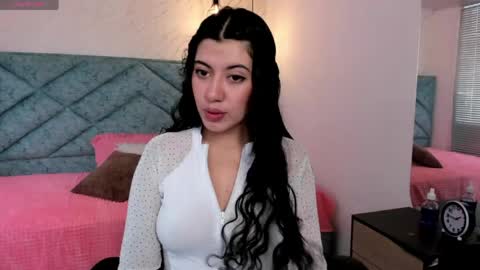 Snapshot of lucy_greys_ chatting on 04.29.26 Lucy Greys online show from 04.29.26