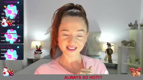 Snapshot of lucy_hot77 chatting on 12.15.24 Lucia online show from 12.15.24