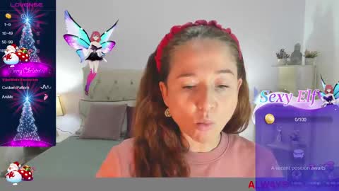 Snapshot of lucy_hot77 chatting on 12.26.24 Lucia online show from 12.26.24
