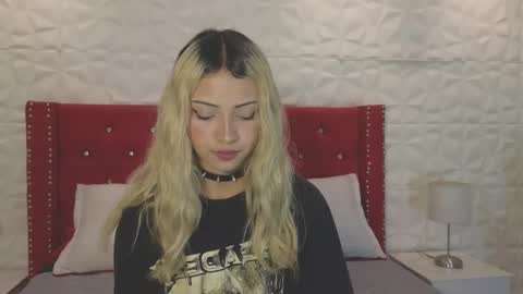 Snapshot of lucy_pink__ chatting on 10.04.25 PINK online show from 10.04.25