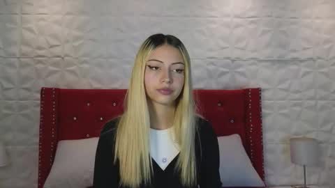 Snapshot of lucy_pink__ chatting on 10.21.25 PINK online show from 10.21.25