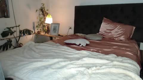 Snapshot of lucy_sweetgirl19 chatting on 01.08.25 luciana online show from 01.08.25