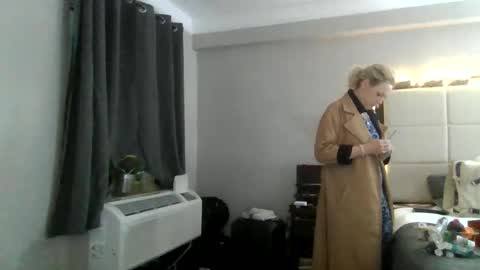 Snapshot of lucyloveslookers78240 chatting on 01.18.25 Lucy Loves Lookers online show from 01.18.25