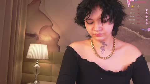 Snapshot of lucyvee chatting on 12.29.24 lucyvee online show from 12.29.24