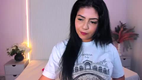 Lucy Wold online show from 06.04.26