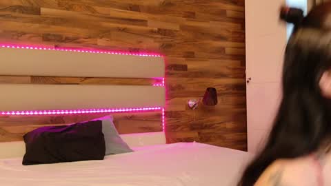 Snapshot of lucywilow chatting on 12.10.24 LucyWillow online show from 12.10.24