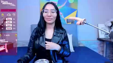 Lucy Liiu online show from 09.12.25