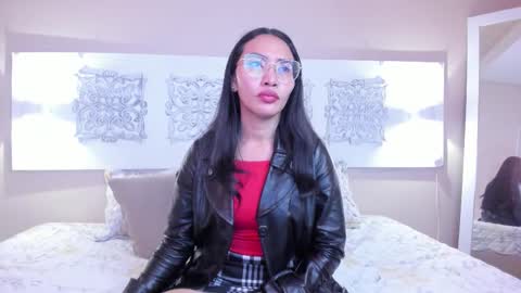 Lucy Liiu online show from 01.14.26