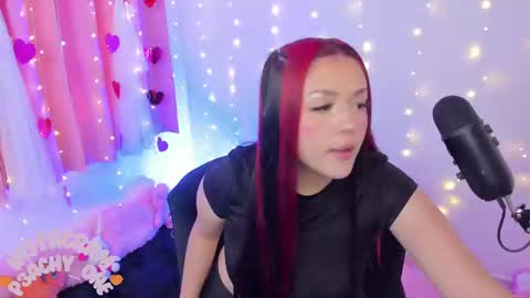 LUCYY FROM HOME  online show from 03.08.25