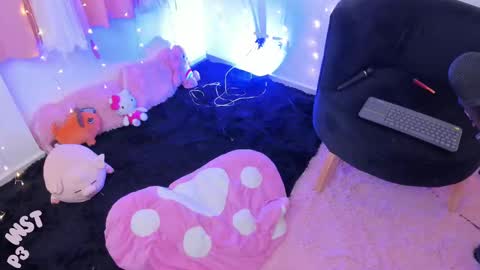 LUCYY FROM HOME  online show from 03.09.25