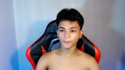 Snapshot of luda_69 chatting on 12.05.25 luda_69 online show from 12.05.25