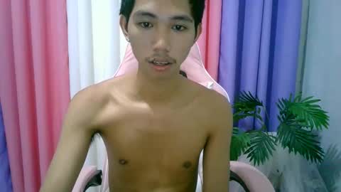 Snapshot of lui_the_fucker chatting on 10.17.25 lui_the_fucker online show from 10.17.25