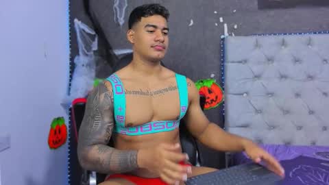 Luigi Independent model online show from 11.01.25