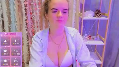 Snapshot of luisa_rosee chatting on 10.12.25 Luisa Rosee online show from 10.12.25