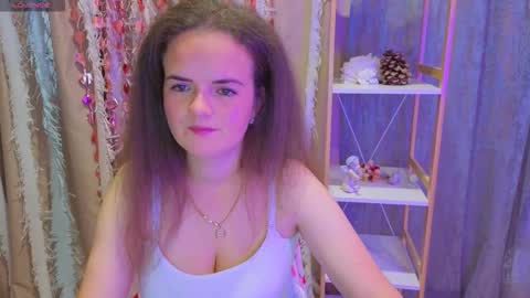 Snapshot of luisa_rosee chatting on 10.21.25 Luisa Rosee online show from 10.21.25