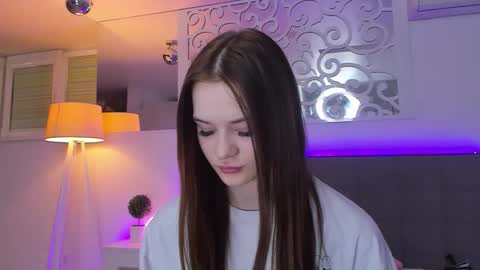 LuisaClover online show from 03.04.26