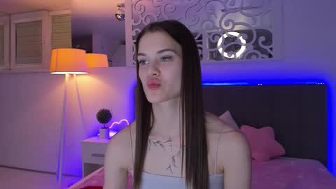 LuisaClover online show from 03.22.26