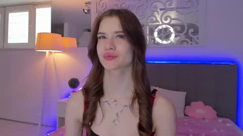 LuisaClover online show from 04.06.26