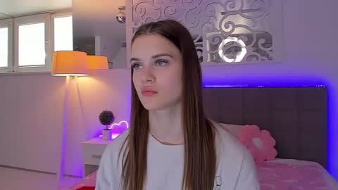 LuisaClover online show from 05.09.26