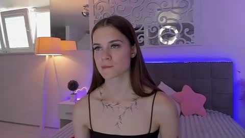 Snapshot of luisaclover chatting on 06.29.26 LuisaClover online show from 06.29.26